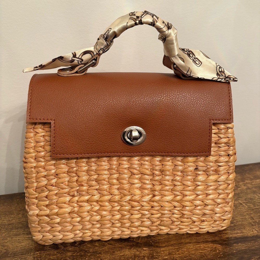 Straw top handle bag